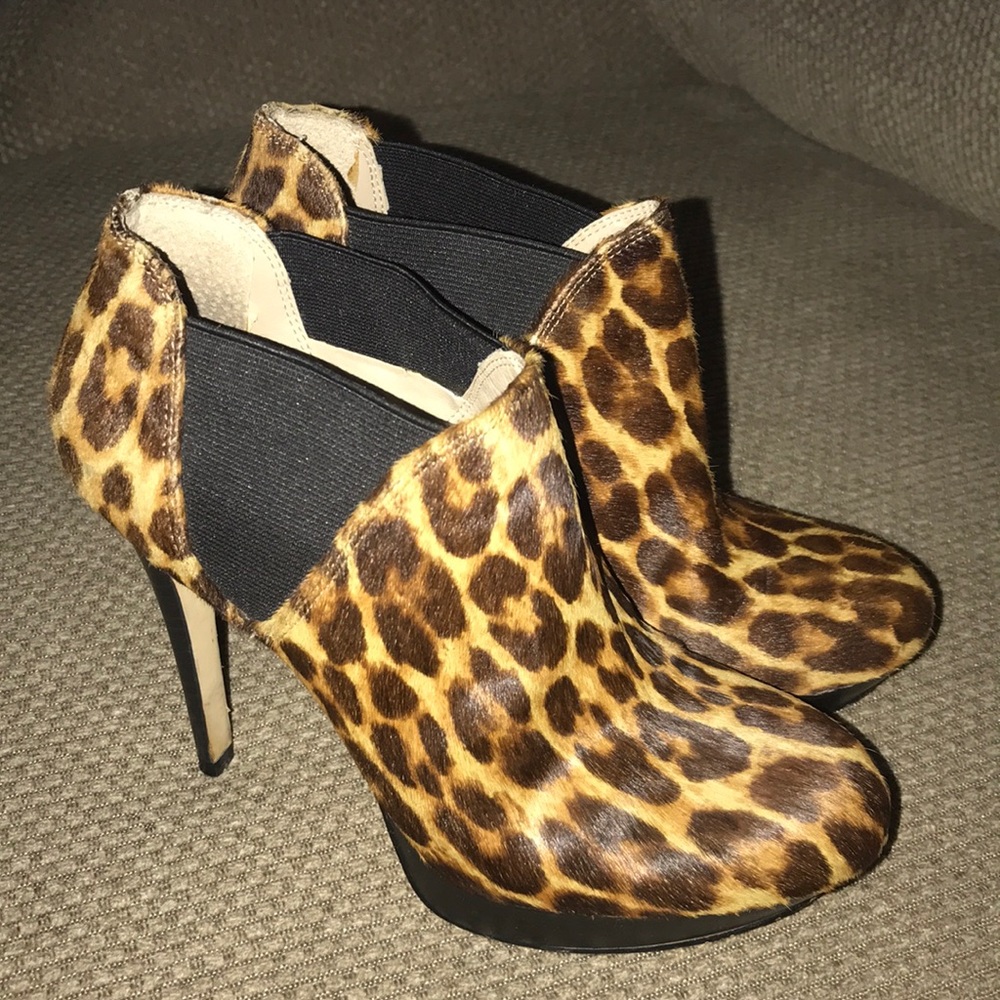 International Concepts leopard booties